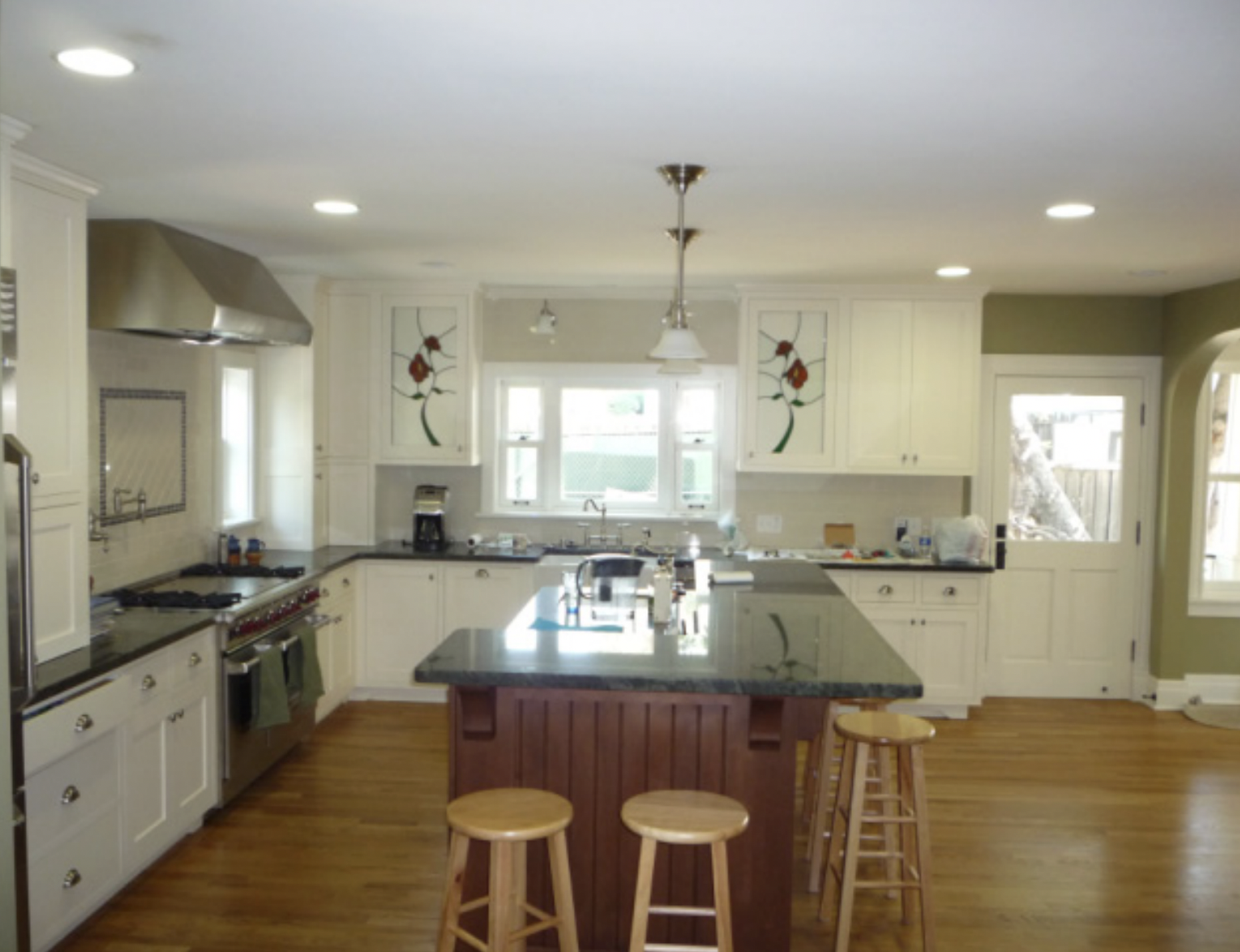 Customized Residential and Commercial Construction Solutions